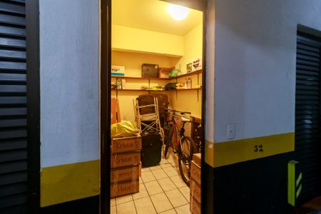 Apartamento à venda com 152m², 3 quartos e 3 vagas Apartamento à venda com 152m², 3 quartos e 3 vagasDeposito