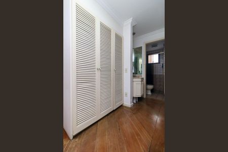 Apartamento à venda com 152m², 3 quartos e 3 vagas Apartamento à venda com 152m², 3 quartos e 3 vagasCorredor