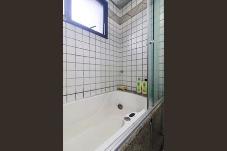 Apartamento à venda com 152m², 3 quartos e 3 vagas Apartamento à venda com 152m², 3 quartos e 3 vagasSuíte 1 - Banheiro