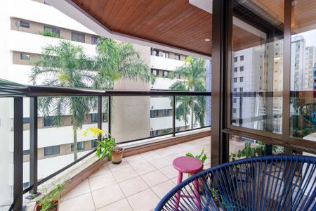 Apartamento à venda com 152m², 3 quartos e 3 vagas Apartamento à venda com 152m², 3 quartos e 3 vagasSala - Varanda