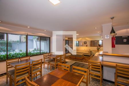 Apartamento à venda com 152m², 3 quartos e 3 vagas Apartamento à venda com 152m², 3 quartos e 3 vagasSalão de Festas