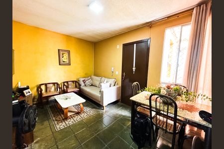 Apartamento à venda com 2 quartos, 50m² em Vila Beneves, Contagem