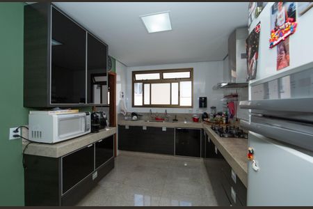 Apartamento para alugar com 115m², 3 quartos e 3 vagasCOZINHA
