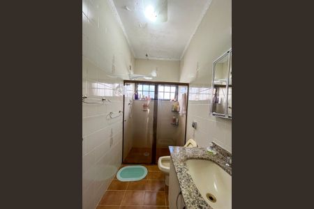 Casa à venda com 300m², 3 quartos e 2 vagasBanheiro da Suíte