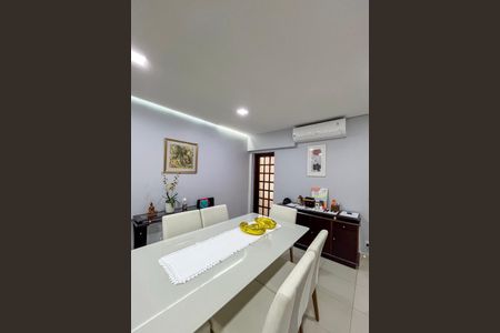 Sala de Jantar de casa à venda com 3 quartos, 300m² em Vila Moinho Velho, São Paulo