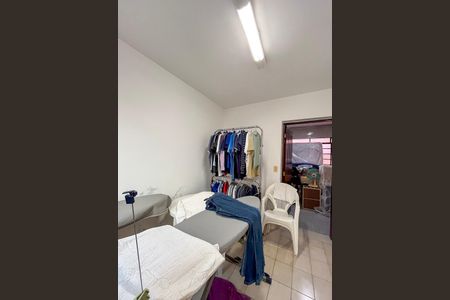 Casa à venda com 300m², 3 quartos e 2 vagasQuarto de Serviço