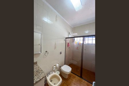 Casa à venda com 300m², 3 quartos e 2 vagasBanheiro