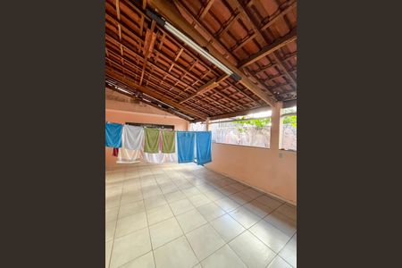 Casa à venda com 300m², 3 quartos e 2 vagasQuintal