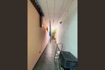 Casa à venda com 300m², 3 quartos e 2 vagasCorredor
