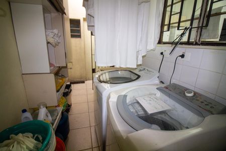 Casa à venda com 215m², 3 quartos e 3 vagas Casa à venda com 215m², 3 quartos e 3 vagasÁrea de Serviço