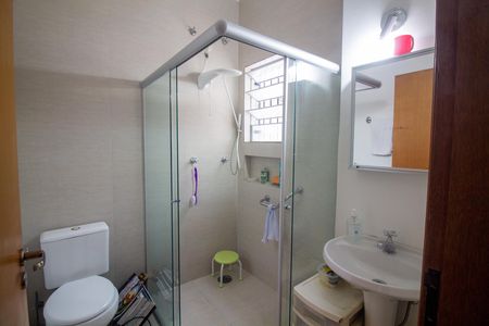 Casa à venda com 215m², 3 quartos e 3 vagas Casa à venda com 215m², 3 quartos e 3 vagasBanheiro da Suíte