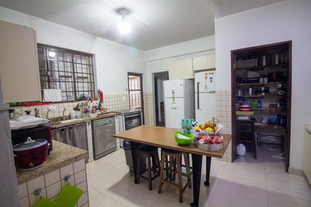 Casa à venda com 215m², 3 quartos e 3 vagas Casa à venda com 215m², 3 quartos e 3 vagasCozinha