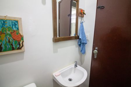 Casa à venda com 215m², 3 quartos e 3 vagas Casa à venda com 215m², 3 quartos e 3 vagasLavabo