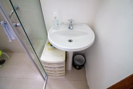 Casa à venda com 215m², 3 quartos e 3 vagas Casa à venda com 215m², 3 quartos e 3 vagasBanheiro da Suíte