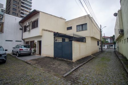 Casa à venda com 215m², 3 quartos e 3 vagas Casa à venda com 215m², 3 quartos e 3 vagasFachada dentro da Vila