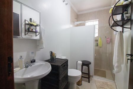 Casa à venda com 215m², 3 quartos e 3 vagas Casa à venda com 215m², 3 quartos e 3 vagasBanheiro