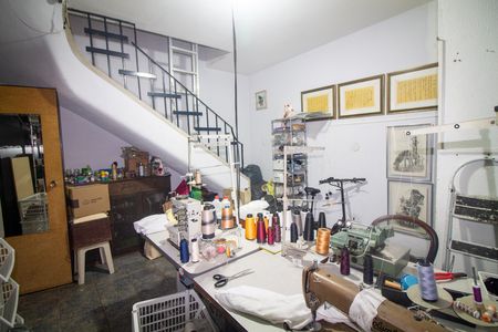Casa à venda com 215m², 3 quartos e 3 vagas Casa à venda com 215m², 3 quartos e 3 vagasEscritório