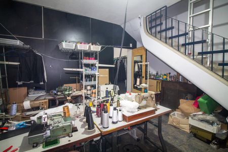 Casa à venda com 215m², 3 quartos e 3 vagas Casa à venda com 215m², 3 quartos e 3 vagasEscritório