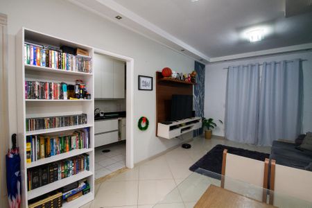 Casa de condomínio para alugar com 100m², 2 quartos e 2 vagasSala