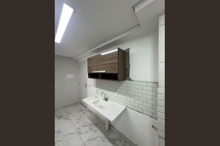 Cozinha de apartamento para alugar com 2 quartos, 34m² em Canindé, São Paulo