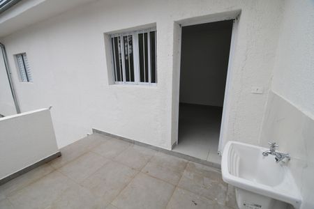 Casa para alugar com 60m², 2 quartos e 1 vagaÁrea de Serviço
