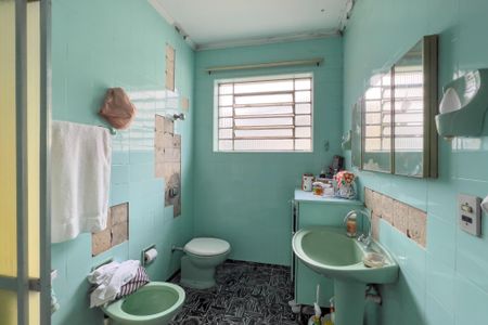 Casa à venda com 250m², 3 quartos e 4 vagas Casa à venda com 250m², 3 quartos e 4 vagasBanheiro