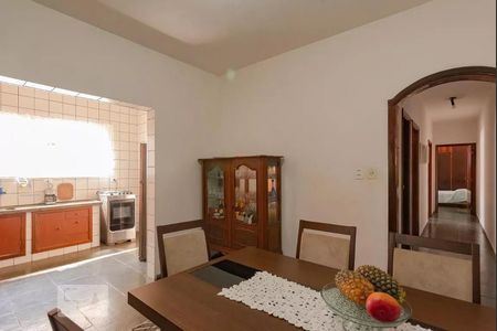 Casa à venda com 155m², 3 quartos e 2 vagasSala