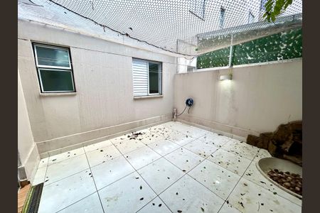 Apartamento para alugar com 88m², 2 quartos e 1 vagaQuintal