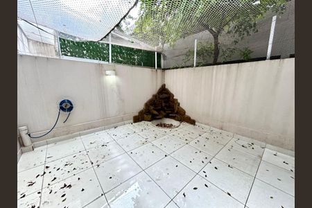 Apartamento para alugar com 88m², 2 quartos e 1 vagaQuintal