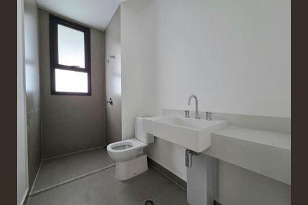 Apartamento à venda com 143m², 3 quartos e 2 vagas Apartamento à venda com 143m², 3 quartos e 2 vagasBanheiro da Suíte 1