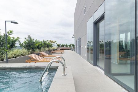 Apartamento à venda com 143m², 3 quartos e 2 vagas Apartamento à venda com 143m², 3 quartos e 2 vagasÁrea comum - Piscina