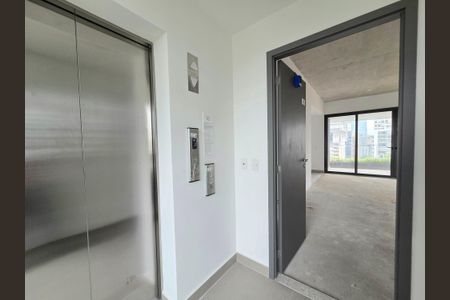Apartamento à venda com 143m², 3 quartos e 2 vagas Apartamento à venda com 143m², 3 quartos e 2 vagasEntrada Privativa