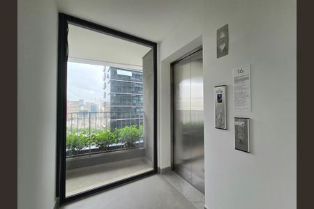 Apartamento à venda com 143m², 3 quartos e 2 vagas Apartamento à venda com 143m², 3 quartos e 2 vagasEntrada Privativa