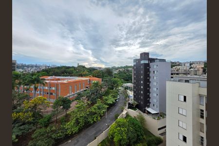 Apartamento à venda com 80m², 3 quartos e 2 vagasVista quarto 2