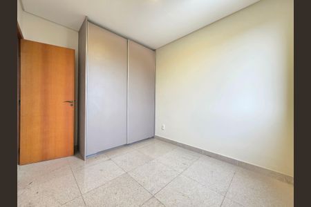 Apartamento à venda com 80m², 3 quartos e 2 vagasQuarto 3
