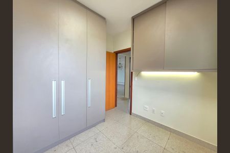 Apartamento à venda com 80m², 3 quartos e 2 vagasQuarto 2