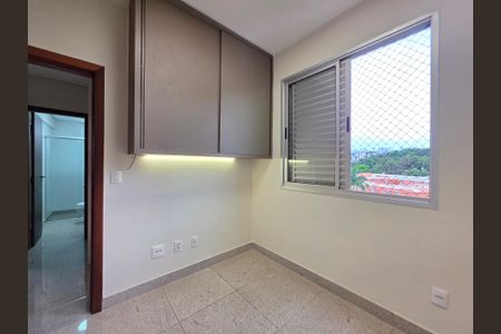 Apartamento à venda com 80m², 3 quartos e 2 vagasQuarto 2