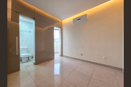 Apartamento à venda com 80m², 3 quartos e 2 vagasQuarto Suíte 