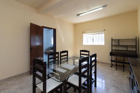 Casa para alugar com 220m², 5 quartos e 4 vagas Casa para alugar com 220m², 5 quartos e 4 vagasSala de Jantar