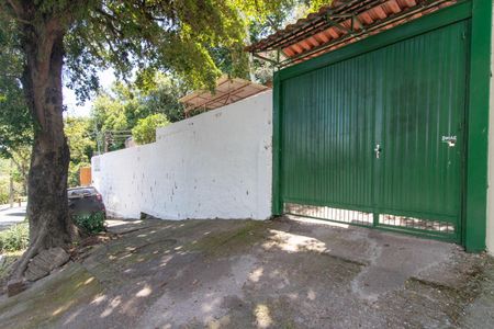 Casa para alugar com 220m², 5 quartos e 4 vagas Casa para alugar com 220m², 5 quartos e 4 vagasFachada