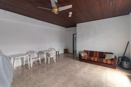 Casa para alugar com 220m², 5 quartos e 4 vagas Casa para alugar com 220m², 5 quartos e 4 vagasSalão de festas