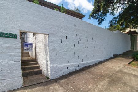 Casa para alugar com 220m², 5 quartos e 4 vagas Casa para alugar com 220m², 5 quartos e 4 vagasFachada