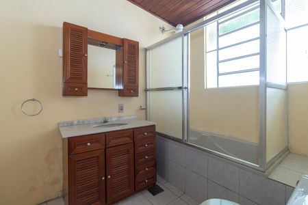 Casa para alugar com 220m², 5 quartos e 4 vagas Casa para alugar com 220m², 5 quartos e 4 vagasBanheiro do Quarto 2