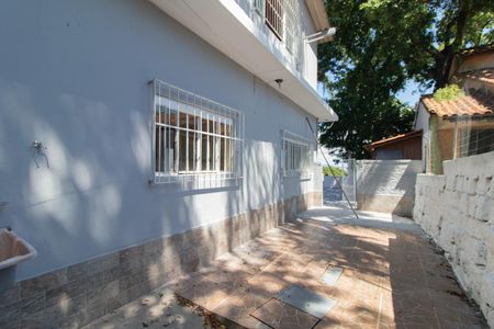 Casa para alugar com 220m², 5 quartos e 4 vagas Casa para alugar com 220m², 5 quartos e 4 vagasQuintal