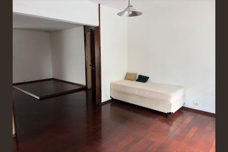 Casa à venda com 260m², 5 quartos e 3 vagasFoto 01