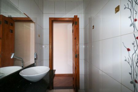 Casa à venda com 343m², 3 quartos e 2 vagasBanheiro