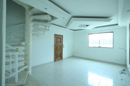 Sala de casa para alugar com 3 quartos, 343m² em Centro, Diadema