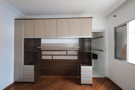 Casa à venda com 343m², 3 quartos e 2 vagasSuíte