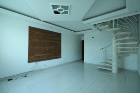 Sala de casa para alugar com 3 quartos, 343m² em Centro, Diadema