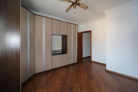 Casa à venda com 343m², 3 quartos e 2 vagasSuíte